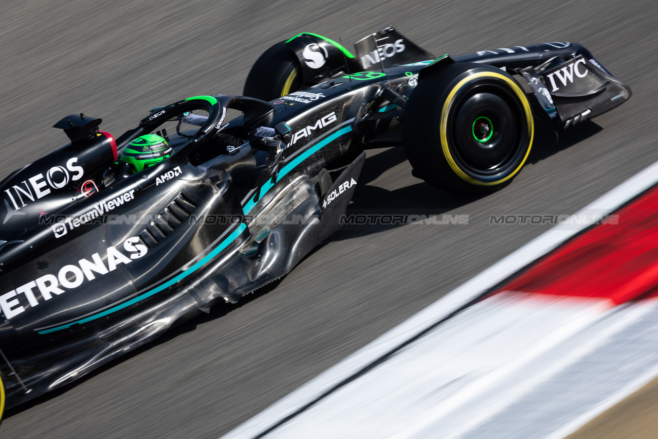 GP BAHRAIN, George Russell (GBR) Mercedes AMG F1 W14.

03.03.2023. Formula 1 World Championship, Rd 1, Bahrain Grand Prix, Sakhir, Bahrain, Practice Day

- www.xpbimages.com, EMail: requests@xpbimages.com © Copyright: Bearne / XPB Images