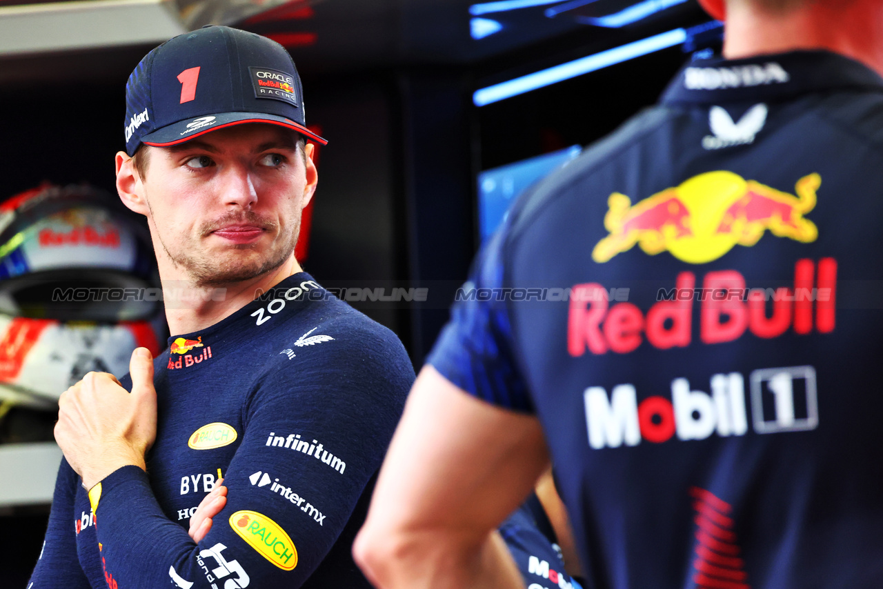 GP BAHRAIN, Max Verstappen (NLD) Red Bull Racing.

03.03.2023. Formula 1 World Championship, Rd 1, Bahrain Grand Prix, Sakhir, Bahrain, Practice Day

- www.xpbimages.com, EMail: requests@xpbimages.com © Copyright: Batchelor / XPB Images