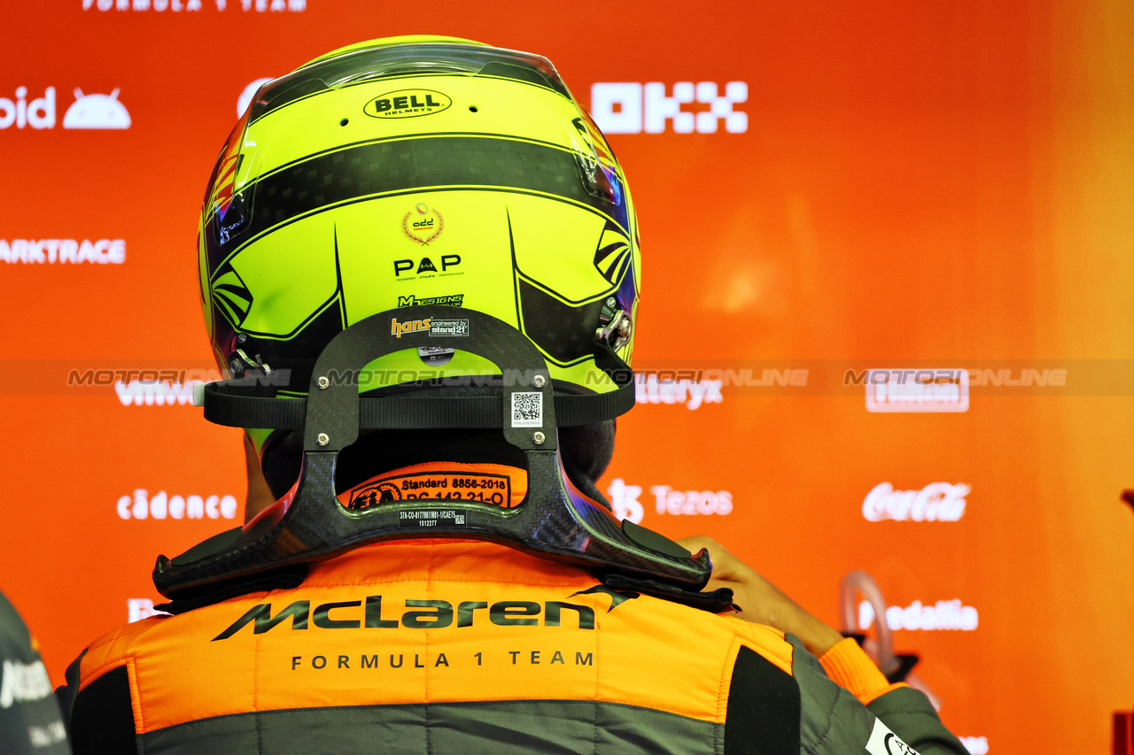 GP BAHRAIN, Lando Norris (GBR) McLaren.

03.03.2023. Formula 1 World Championship, Rd 1, Bahrain Grand Prix, Sakhir, Bahrain, Practice Day

- www.xpbimages.com, EMail: requests@xpbimages.com © Copyright: Batchelor / XPB Images