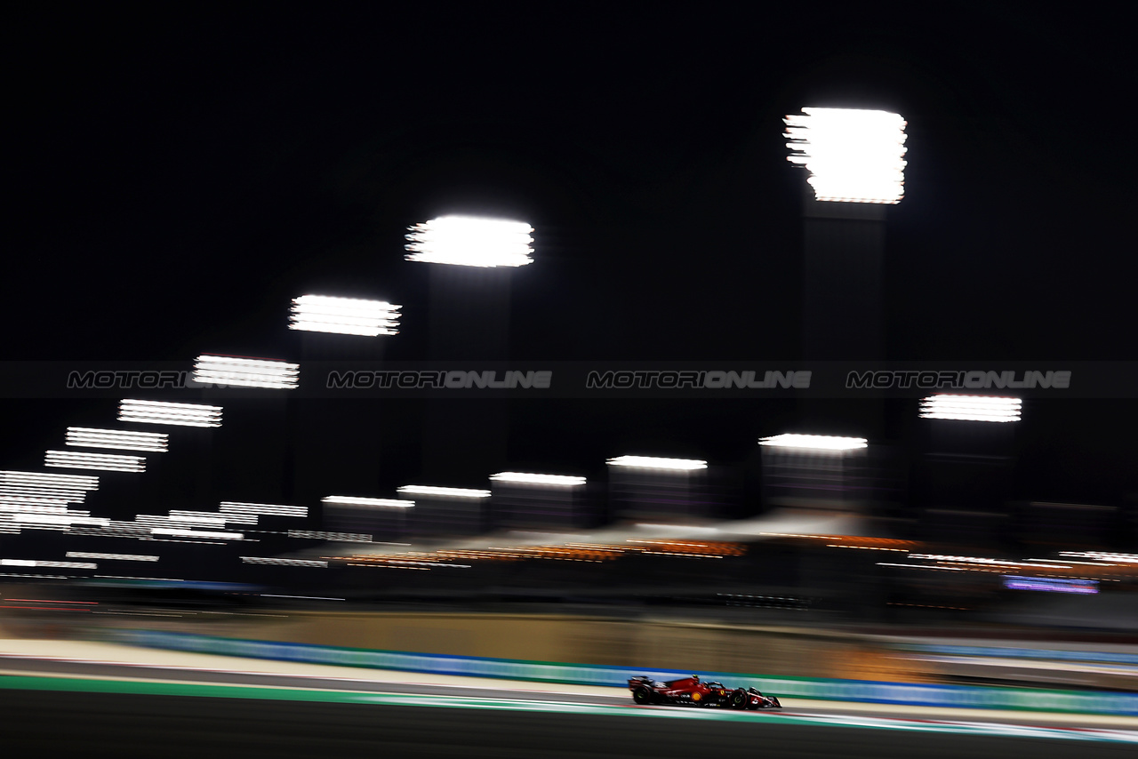 GP BAHRAIN, Carlos Sainz Jr (ESP) Ferrari SF-23.

03.03.2023. Formula 1 World Championship, Rd 1, Bahrain Grand Prix, Sakhir, Bahrain, Practice Day

- www.xpbimages.com, EMail: requests@xpbimages.com © Copyright: Moy / XPB Images