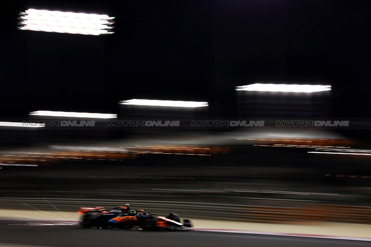 GP BAHRAIN, Lando Norris (GBR) McLaren MCL60.

03.03.2023. Formula 1 World Championship, Rd 1, Bahrain Grand Prix, Sakhir, Bahrain, Practice Day

- www.xpbimages.com, EMail: requests@xpbimages.com © Copyright: Moy / XPB Images