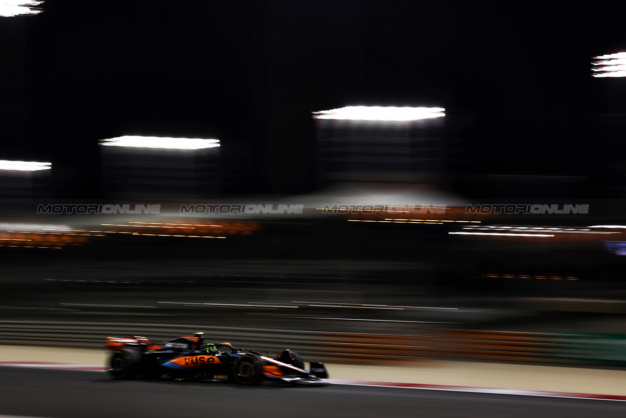 GP BAHRAIN, Lando Norris (GBR) McLaren MCL60.

03.03.2023. Formula 1 World Championship, Rd 1, Bahrain Grand Prix, Sakhir, Bahrain, Practice Day

- www.xpbimages.com, EMail: requests@xpbimages.com © Copyright: Moy / XPB Images
