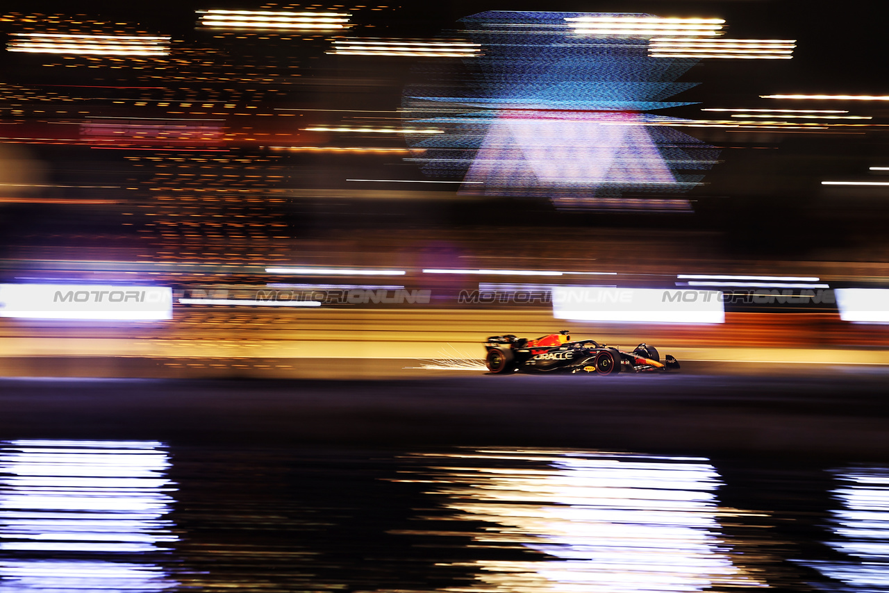GP BAHRAIN, Max Verstappen (NLD) Red Bull Racing RB19.

03.03.2023. Formula 1 World Championship, Rd 1, Bahrain Grand Prix, Sakhir, Bahrain, Practice Day

- www.xpbimages.com, EMail: requests@xpbimages.com © Copyright: Bearne / XPB Images