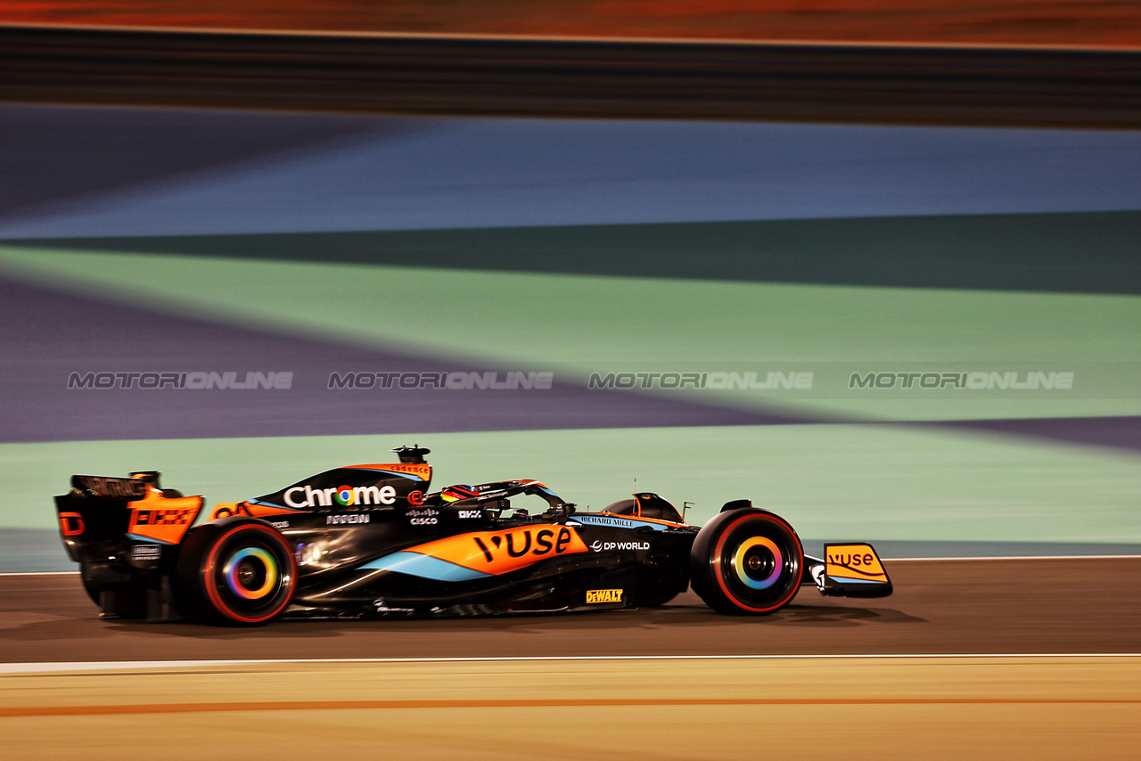 GP BAHRAIN, Oscar Piastri (AUS) McLaren MCL60.

03.03.2023. Formula 1 World Championship, Rd 1, Bahrain Grand Prix, Sakhir, Bahrain, Practice Day

 - www.xpbimages.com, EMail: requests@xpbimages.com © Copyright: Coates / XPB Images