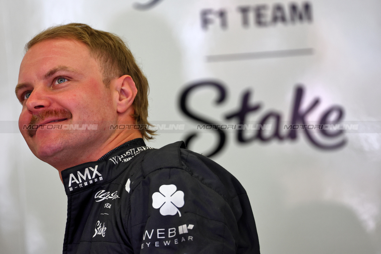 GP BAHRAIN, Valtteri Bottas (FIN) Alfa Romeo F1 Team.

03.03.2023. Formula 1 World Championship, Rd 1, Bahrain Grand Prix, Sakhir, Bahrain, Practice Day

 - www.xpbimages.com, EMail: requests@xpbimages.com © Copyright: Coates / XPB Images