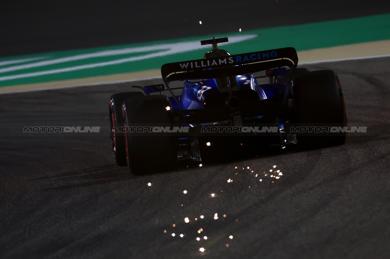 GP BAHRAIN, Alexander Albon (THA) Williams Racing FW45 sends sparks flying.

03.03.2023. Formula 1 World Championship, Rd 1, Bahrain Grand Prix, Sakhir, Bahrain, Practice Day

 - www.xpbimages.com, EMail: requests@xpbimages.com © Copyright: Coates / XPB Images