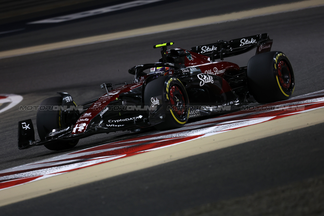 GP BAHRAIN, Zhou Guanyu (CHN) Alfa Romeo F1 Team C43.

03.03.2023. Formula 1 World Championship, Rd 1, Bahrain Grand Prix, Sakhir, Bahrain, Practice Day

- www.xpbimages.com, EMail: requests@xpbimages.com © Copyright: Moy / XPB Images