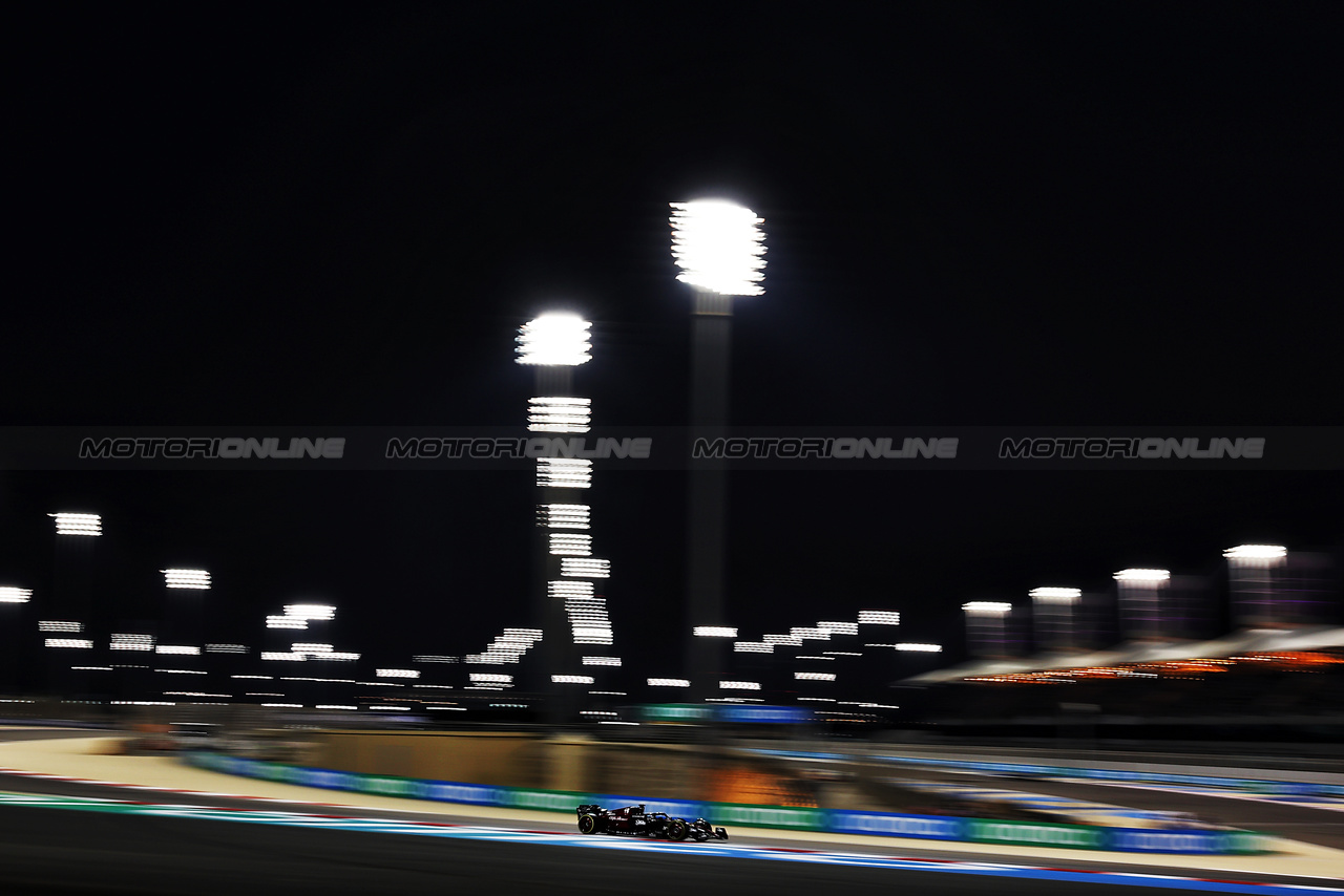 GP BAHRAIN, Valtteri Bottas (FIN) Alfa Romeo F1 Team C43.

03.03.2023. Formula 1 World Championship, Rd 1, Bahrain Grand Prix, Sakhir, Bahrain, Practice Day

- www.xpbimages.com, EMail: requests@xpbimages.com © Copyright: Moy / XPB Images