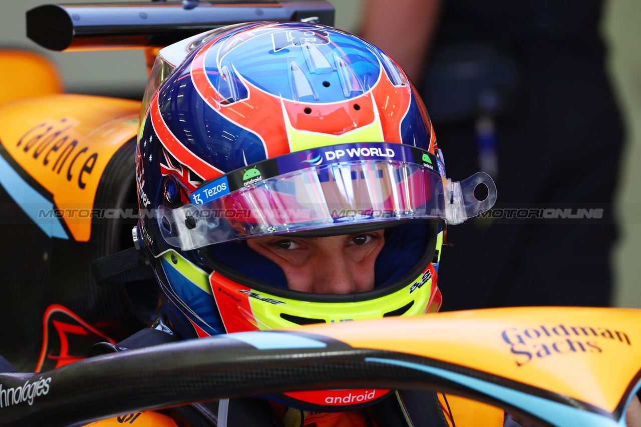 GP BAHRAIN, Oscar Piastri (AUS) McLaren MCL60.

03.03.2023. Formula 1 World Championship, Rd 1, Bahrain Grand Prix, Sakhir, Bahrain, Practice Day

- www.xpbimages.com, EMail: requests@xpbimages.com © Copyright: Batchelor / XPB Images