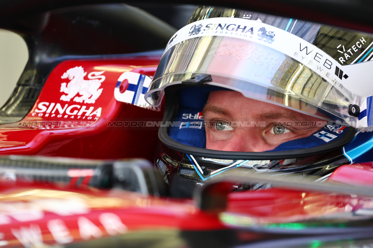 GP BAHRAIN, Valtteri Bottas (FIN) Alfa Romeo F1 Team C43.

03.03.2023. Formula 1 World Championship, Rd 1, Bahrain Grand Prix, Sakhir, Bahrain, Practice Day

- www.xpbimages.com, EMail: requests@xpbimages.com © Copyright: Batchelor / XPB Images