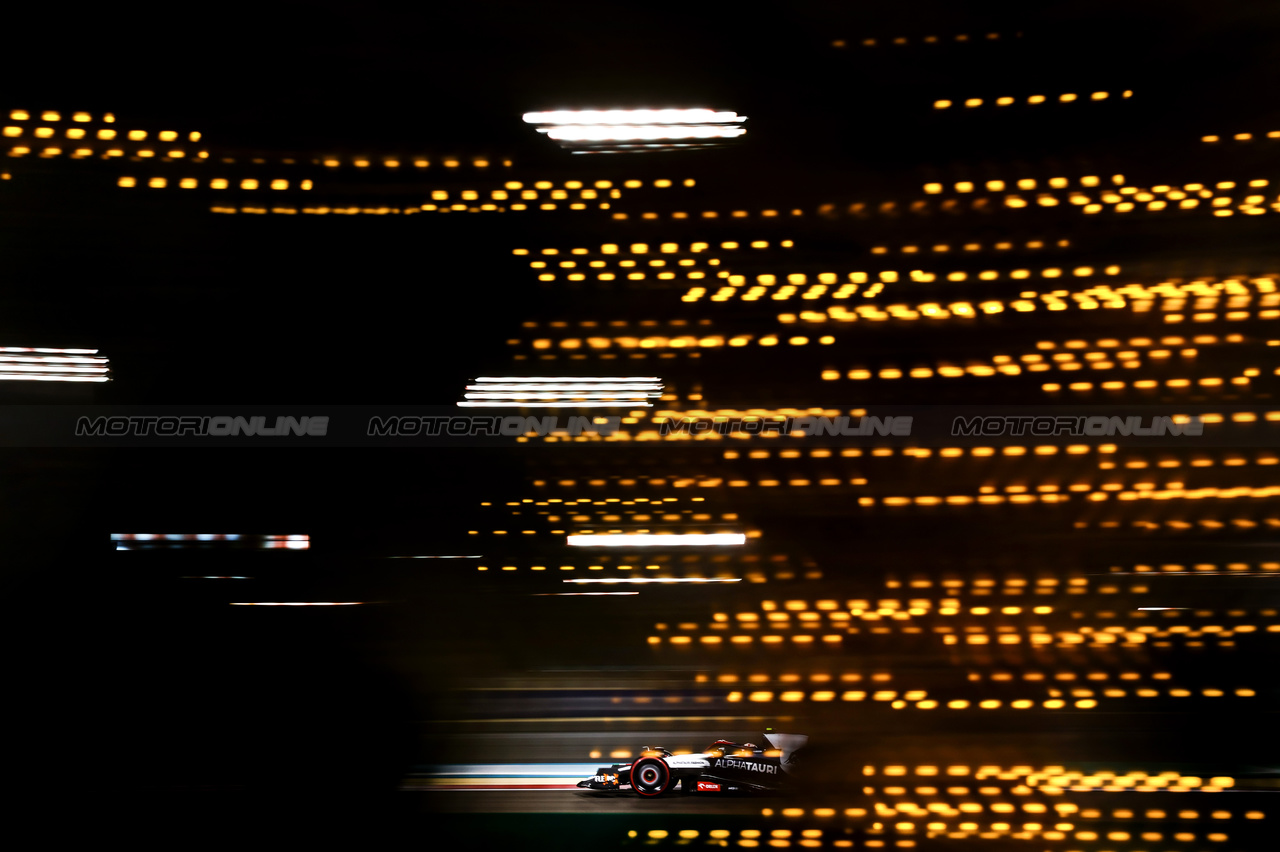 GP BAHRAIN, Nyck de Vries (NL), Scuderia Alpha Tauri 
03.03.2023. Formula 1 World Championship, Rd 1, Bahrain Grand Prix, Sakhir, Bahrain, Practice Day
- www.xpbimages.com, EMail: requests@xpbimages.com ¬© Copyright: Charniaux / XPB Images