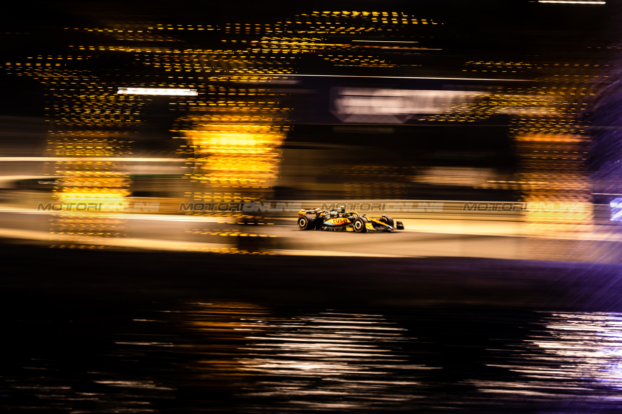 GP BAHRAIN, Lando Norris (GBR) McLaren MCL60.

03.03.2023. Formula 1 World Championship, Rd 1, Bahrain Grand Prix, Sakhir, Bahrain, Practice Day

- www.xpbimages.com, EMail: requests@xpbimages.com © Copyright: Bearne / XPB Images