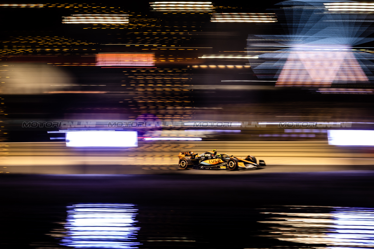 GP BAHRAIN, Lando Norris (GBR) McLaren MCL60.

03.03.2023. Formula 1 World Championship, Rd 1, Bahrain Grand Prix, Sakhir, Bahrain, Practice Day

- www.xpbimages.com, EMail: requests@xpbimages.com © Copyright: Bearne / XPB Images