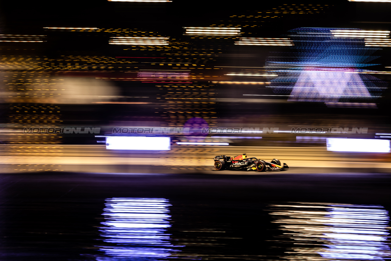 GP BAHRAIN, Max Verstappen (NLD) Red Bull Racing RB19.

03.03.2023. Formula 1 World Championship, Rd 1, Bahrain Grand Prix, Sakhir, Bahrain, Practice Day

- www.xpbimages.com, EMail: requests@xpbimages.com © Copyright: Bearne / XPB Images
