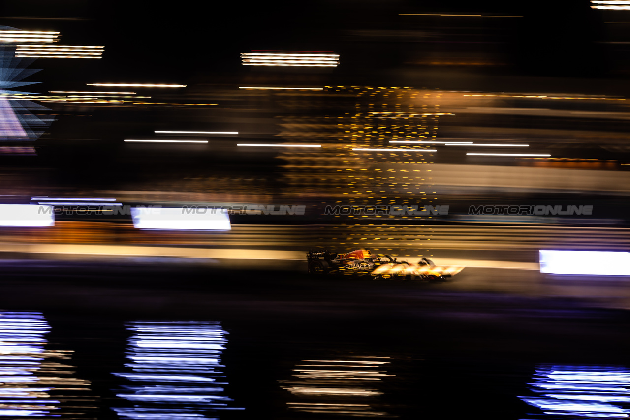 GP BAHRAIN, Max Verstappen (NLD) Red Bull Racing RB19.

03.03.2023. Formula 1 World Championship, Rd 1, Bahrain Grand Prix, Sakhir, Bahrain, Practice Day

- www.xpbimages.com, EMail: requests@xpbimages.com © Copyright: Bearne / XPB Images