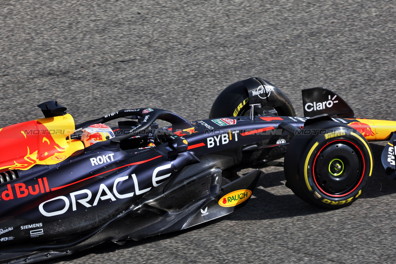 GP BAHRAIN, Max Verstappen (NLD) Red Bull Racing RB19.

03.03.2023. Formula 1 World Championship, Rd 1, Bahrain Grand Prix, Sakhir, Bahrain, Practice Day

- www.xpbimages.com, EMail: requests@xpbimages.com © Copyright: Bearne / XPB Images