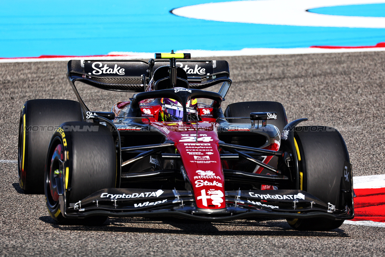 GP BAHRAIN, Zhou Guanyu (CHN) Alfa Romeo F1 Team C43.

03.03.2023. Formula 1 World Championship, Rd 1, Bahrain Grand Prix, Sakhir, Bahrain, Practice Day

 - www.xpbimages.com, EMail: requests@xpbimages.com © Copyright: Coates / XPB Images