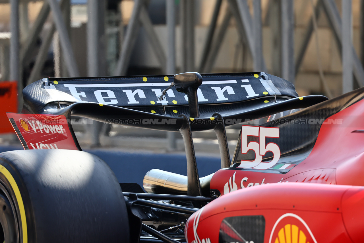 GP BAHRAIN, Carlos Sainz Jr (ESP) Ferrari SF-23 rear wing.

03.03.2023. Formula 1 World Championship, Rd 1, Bahrain Grand Prix, Sakhir, Bahrain, Practice Day

- www.xpbimages.com, EMail: requests@xpbimages.com © Copyright: Batchelor / XPB Images