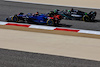 GP BAHRAIN, Alexander Albon (THA) Williams Racing FW45 e Lewis Hamilton (GBR) Mercedes AMG F1 W14.
03.03.2023. Formula 1 World Championship, Rd 1, Bahrain Grand Prix, Sakhir, Bahrain, Practice Day
- www.xpbimages.com, EMail: requests@xpbimages.com © Copyright: Moy / XPB Images