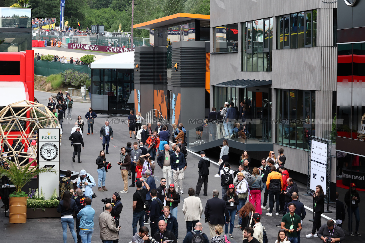GP BELGIO, Paddock Atmosfera.
30.07.2023. Formula 1 World Championship, Rd 13, Belgian Grand Prix, Spa Francorchamps, Belgium, Gara Day.
- www.xpbimages.com, EMail: requests@xpbimages.com © Copyright: Moy / XPB Images