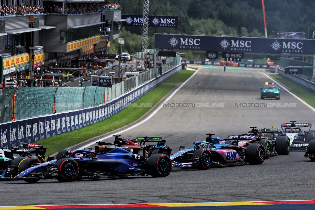 GP BELGIO, Alexander Albon (THA) Williams Racing FW45 at the partenza of the race.
30.07.2023. Formula 1 World Championship, Rd 13, Belgian Grand Prix, Spa Francorchamps, Belgium, Gara Day.
- www.xpbimages.com, EMail: requests@xpbimages.com © Copyright: Bearne / XPB Images