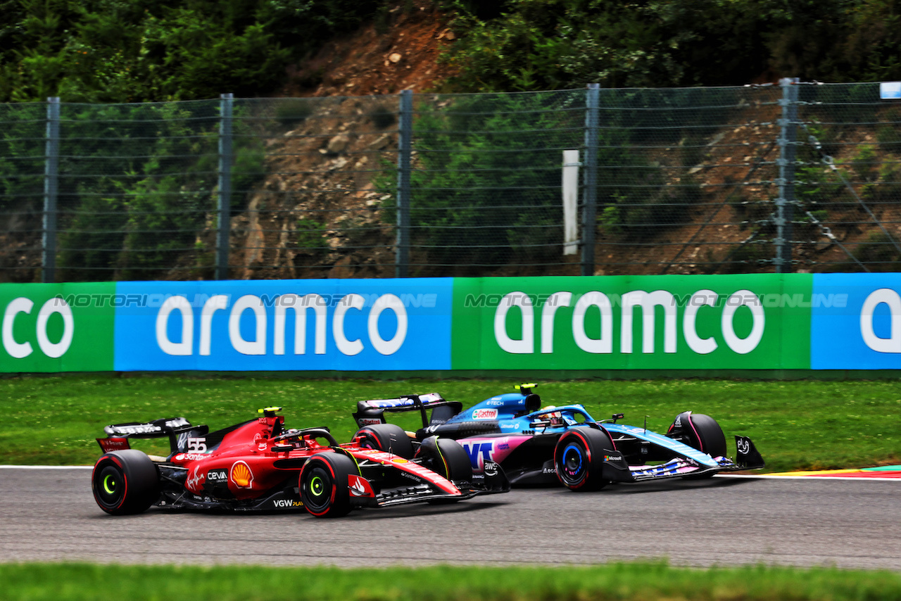GP BELGIO, Pierre Gasly (FRA) Alpine F1 Team A523 e Carlos Sainz Jr (ESP) Ferrari SF-23 battle for position.
30.07.2023. Formula 1 World Championship, Rd 13, Belgian Grand Prix, Spa Francorchamps, Belgium, Gara Day.
- www.xpbimages.com, EMail: requests@xpbimages.com © Copyright: Batchelor / XPB Images