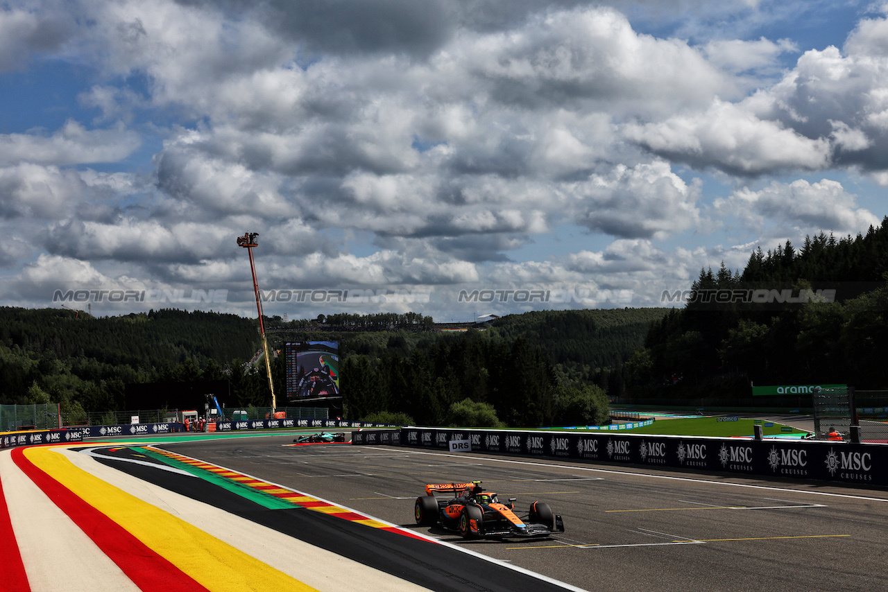 GP BELGIO, Lando Norris (GBR) McLaren MCL60.
30.07.2023. Formula 1 World Championship, Rd 13, Belgian Grand Prix, Spa Francorchamps, Belgium, Gara Day.
- www.xpbimages.com, EMail: requests@xpbimages.com © Copyright: Batchelor / XPB Images