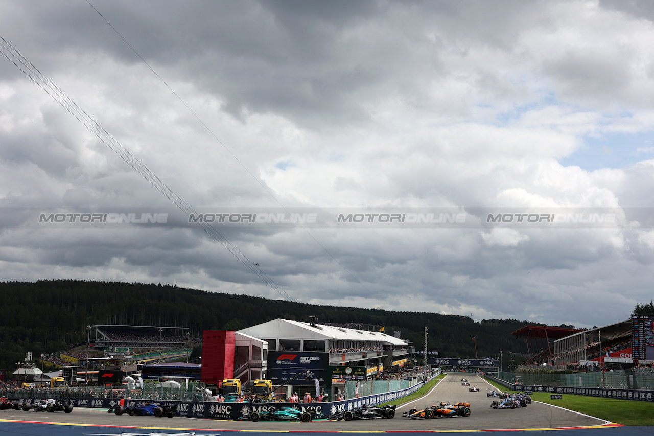 GP BELGIO, Lance Stroll (CDN) Aston Martin F1 Team AMR23.
30.07.2023. Formula 1 World Championship, Rd 13, Belgian Grand Prix, Spa Francorchamps, Belgium, Gara Day.
- www.xpbimages.com, EMail: requests@xpbimages.com © Copyright: Bearne / XPB Images