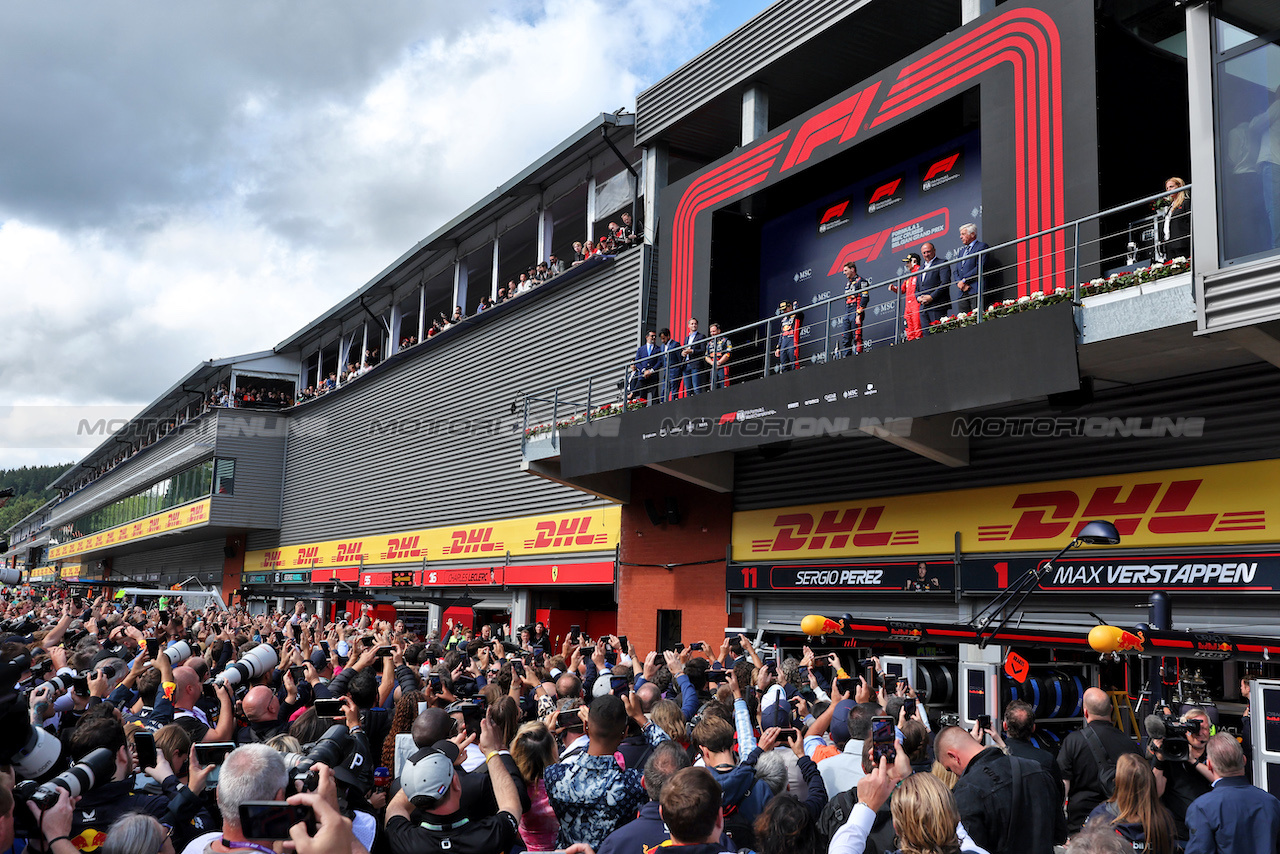 GP BELGIO, The podium (L to R): Sergio Perez (MEX) Red Bull Racing, second; Max Verstappen (NLD) Red Bull Racing, vincitore; Charles Leclerc (MON) Ferrari, third.
30.07.2023. Formula 1 World Championship, Rd 13, Belgian Grand Prix, Spa Francorchamps, Belgium, Gara Day.
- www.xpbimages.com, EMail: requests@xpbimages.com © Copyright: Moy / XPB Images