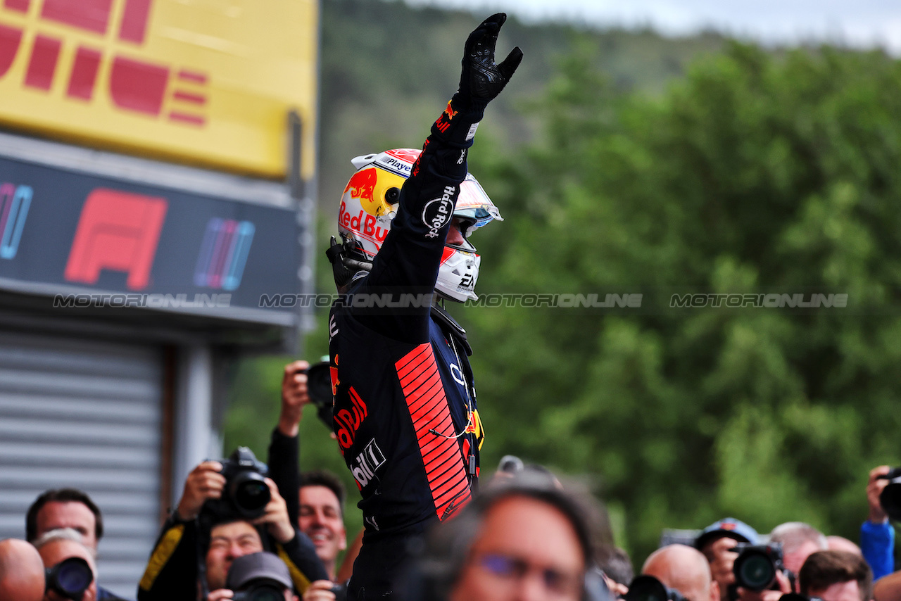 GP BELGIO, Gara winner Max Verstappen (NLD) Red Bull Racing celebrates in parc ferme.
30.07.2023. Formula 1 World Championship, Rd 13, Belgian Grand Prix, Spa Francorchamps, Belgium, Gara Day.
- www.xpbimages.com, EMail: requests@xpbimages.com © Copyright: Moy / XPB Images