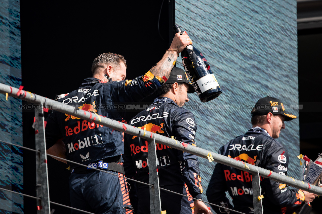 GP BELGIO, Greg Reeson (GBR) Red Bull Racing Tyre Technician celebrates on the podium.
30.07.2023. Formula 1 World Championship, Rd 13, Belgian Grand Prix, Spa Francorchamps, Belgium, Gara Day.
- www.xpbimages.com, EMail: requests@xpbimages.com © Copyright: Bearne / XPB Images