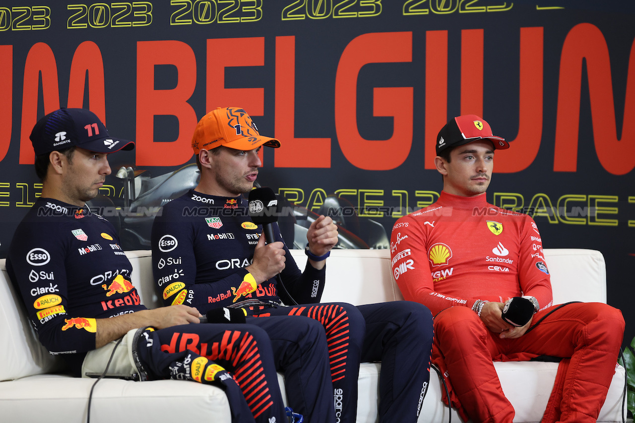 GP BELGIO, (L to R): Sergio Perez (MEX) Red Bull Racing; Max Verstappen (NLD) Red Bull Racing; e Charles Leclerc (MON) Ferrari, in the post race FIA Press Conference.
30.07.2023. Formula 1 World Championship, Rd 13, Belgian Grand Prix, Spa Francorchamps, Belgium, Gara Day.
- www.xpbimages.com, EMail: requests@xpbimages.com © Copyright: Bearne / XPB Images