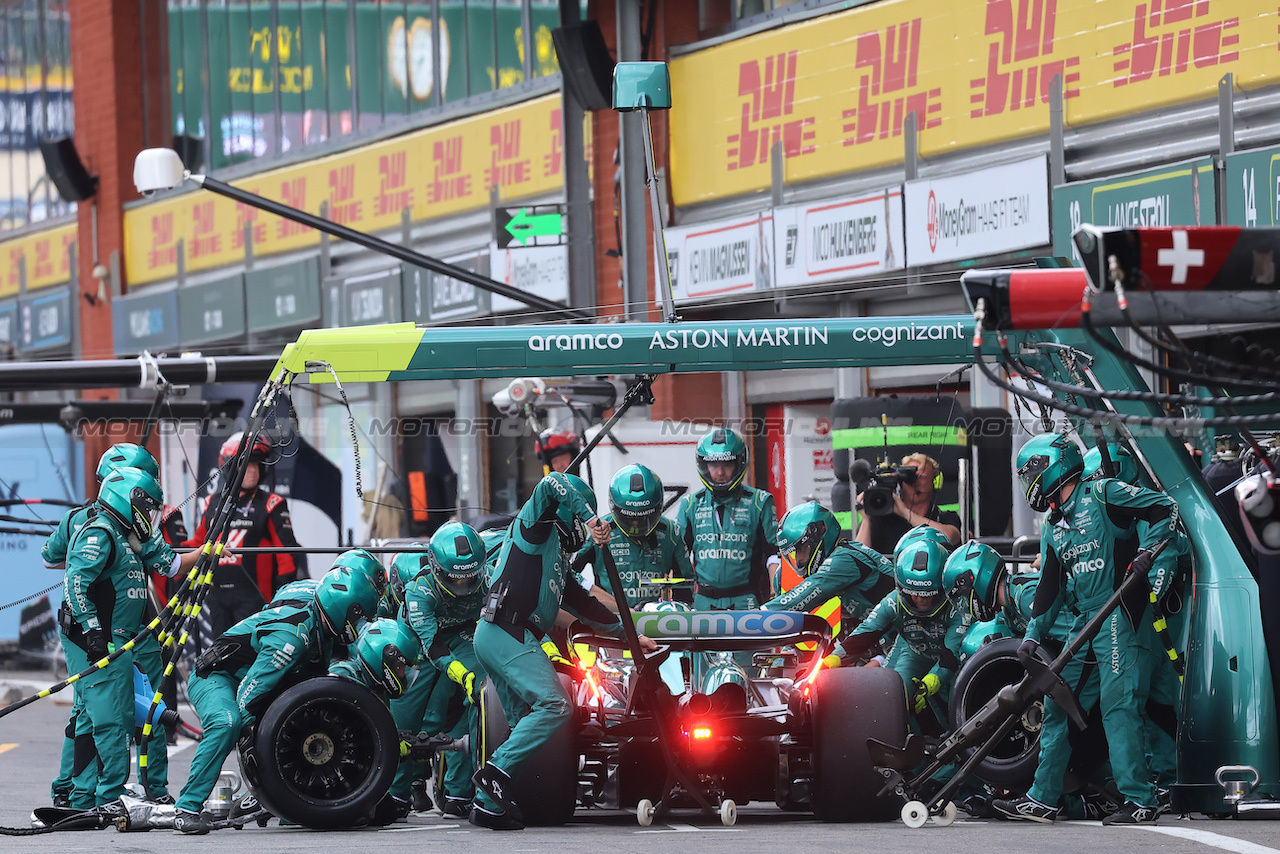 GP BELGIO, Fernando Alonso (ESP) Aston Martin F1 Team AMR23 makes a pit stop.
30.07.2023. Formula 1 World Championship, Rd 13, Belgian Grand Prix, Spa Francorchamps, Belgium, Gara Day.
- www.xpbimages.com, EMail: requests@xpbimages.com © Copyright: XPB Images