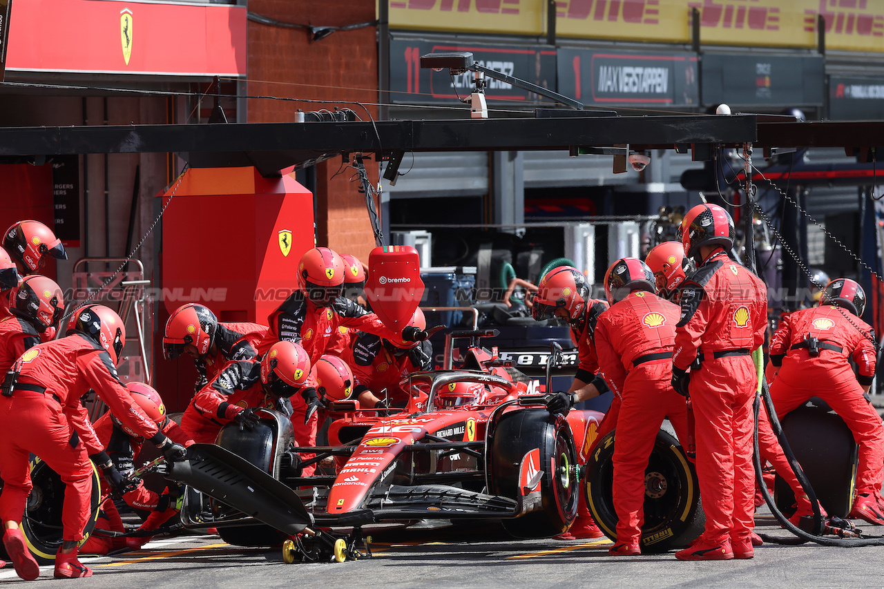 GP BELGIO, Charles Leclerc (MON) Ferrari SF-23 makes a pit stop.
30.07.2023. Formula 1 World Championship, Rd 13, Belgian Grand Prix, Spa Francorchamps, Belgium, Gara Day.
- www.xpbimages.com, EMail: requests@xpbimages.com © Copyright: XPB Images