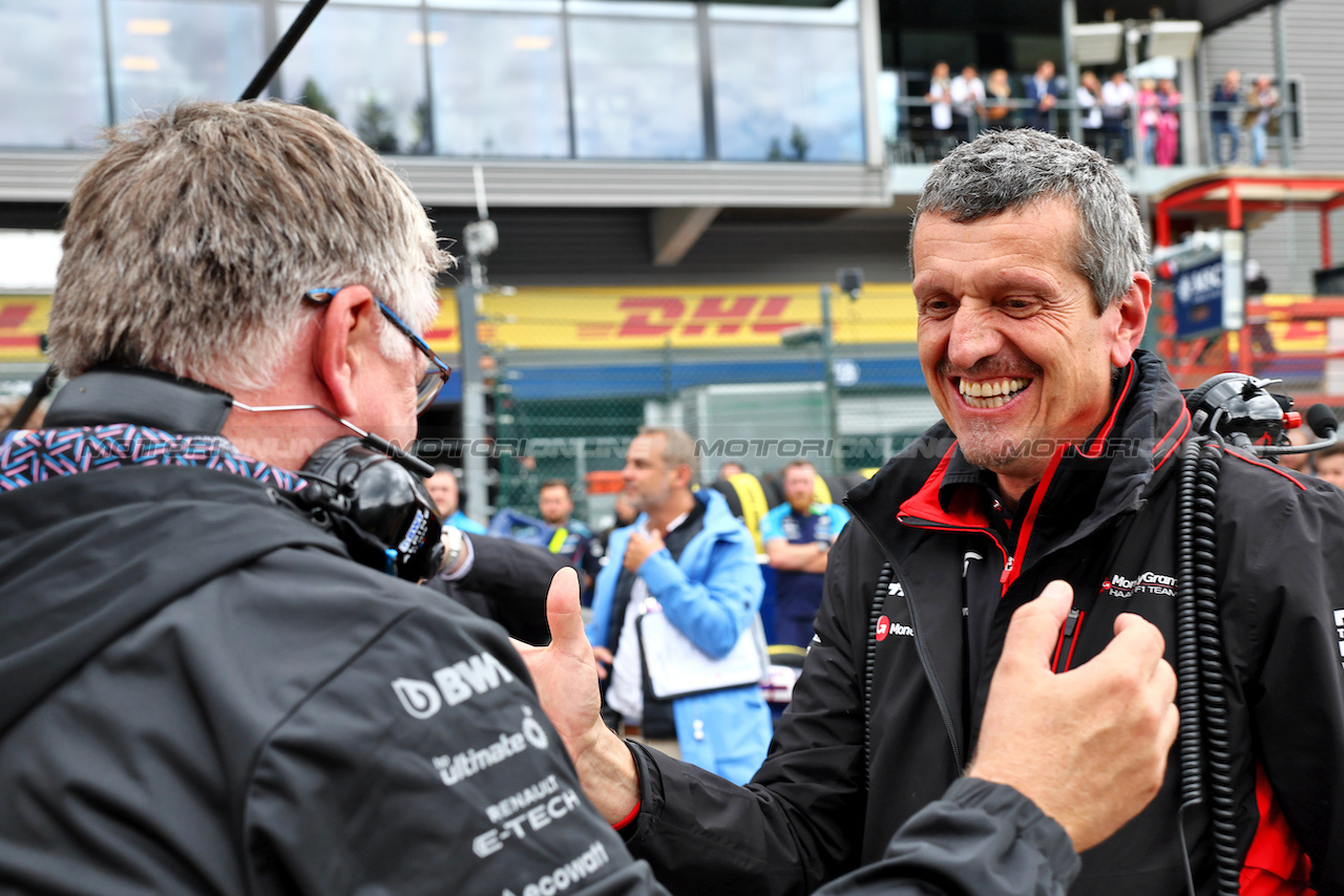 GP BELGIO, (L to R): Otmar Szafnauer (USA) Alpine F1 Team, Team Principal with Guenther Steiner (ITA) Haas F1 Team Prinicipal on the grid.
30.07.2023. Formula 1 World Championship, Rd 13, Belgian Grand Prix, Spa Francorchamps, Belgium, Gara Day.
- www.xpbimages.com, EMail: requests@xpbimages.com © Copyright: Batchelor / XPB Images