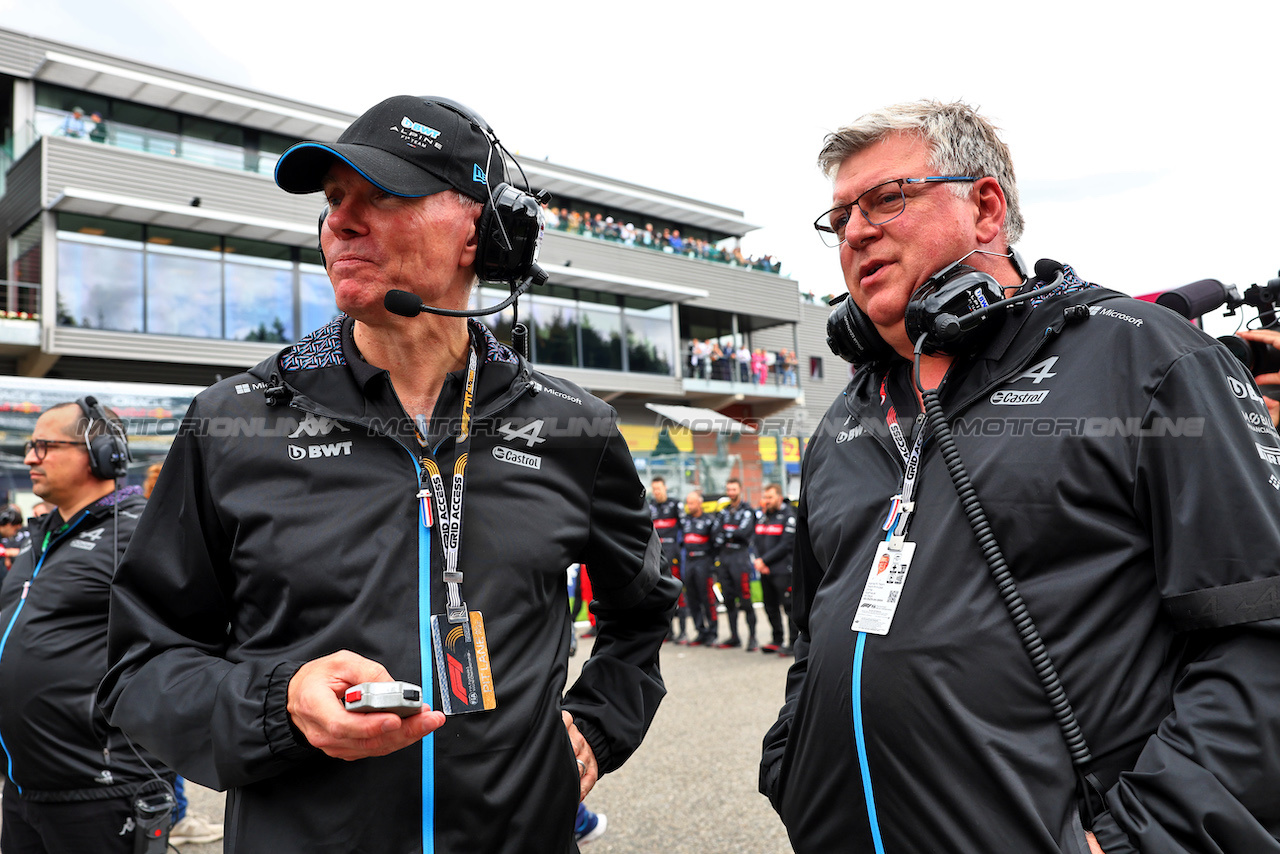 GP BELGIO, (L to R): Alan Permane (GBR) Alpine F1 Team Trackside Operations Director with Otmar Szafnauer (USA) Alpine F1 Team, Team Principal on the grid.
30.07.2023. Formula 1 World Championship, Rd 13, Belgian Grand Prix, Spa Francorchamps, Belgium, Gara Day.
- www.xpbimages.com, EMail: requests@xpbimages.com © Copyright: Batchelor / XPB Images