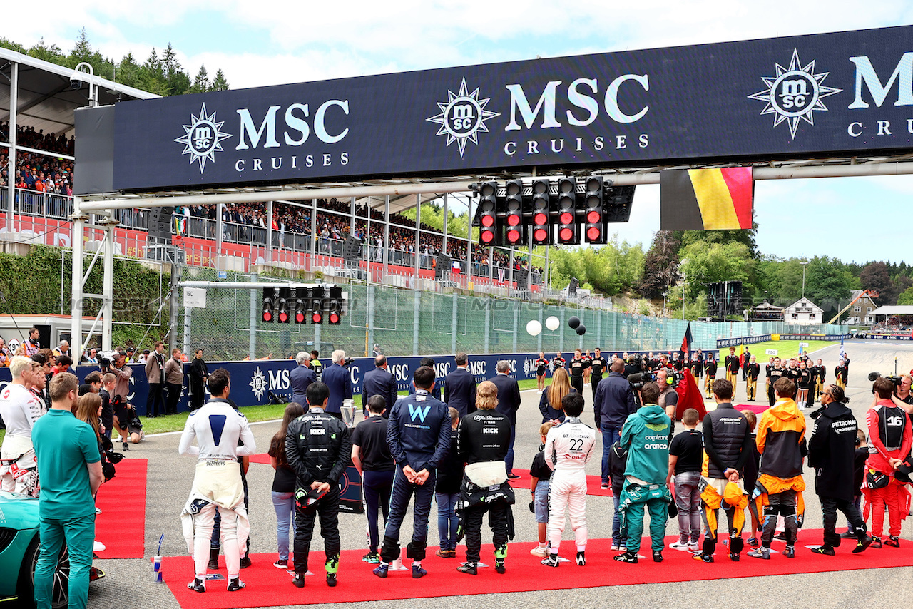 GP BELGIO, Drivers as the grid observes the national anthem.
30.07.2023. Formula 1 World Championship, Rd 13, Belgian Grand Prix, Spa Francorchamps, Belgium, Gara Day.
- www.xpbimages.com, EMail: requests@xpbimages.com © Copyright: Batchelor / XPB Images