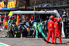 GP BELGIO, Lewis Hamilton (GBR) Mercedes AMG F1 W14 makes a pit stop.
30.07.2023. Formula 1 World Championship, Rd 13, Belgian Grand Prix, Spa Francorchamps, Belgium, Gara Day.
- www.xpbimages.com, EMail: requests@xpbimages.com © Copyright: Batchelor / XPB Images