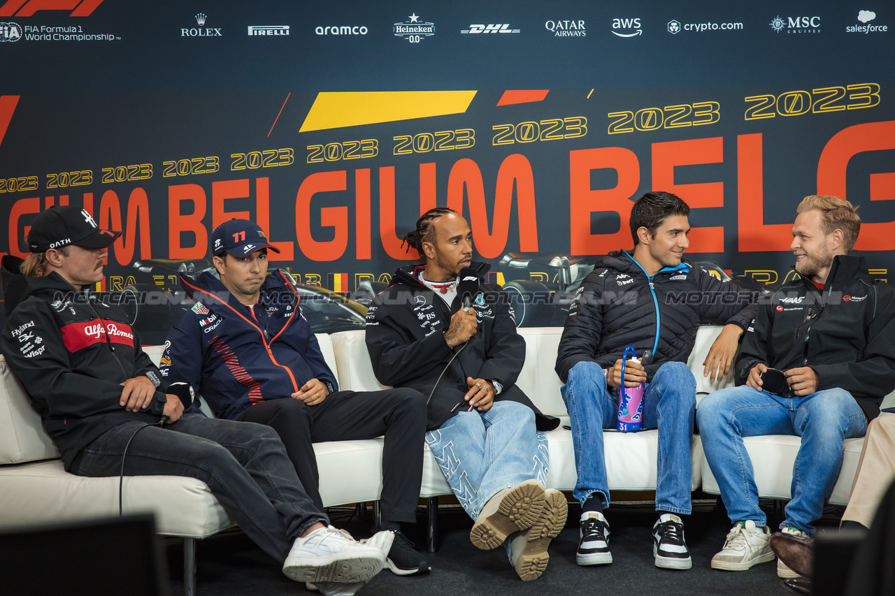 GP BELGIO, (L to R): Valtteri Bottas (FIN) Alfa Romeo F1 Team; Sergio Perez (MEX) Red Bull Racing; Lewis Hamilton (GBR) Mercedes AMG F1; Esteban Ocon (FRA) Alpine F1 Team; e Kevin Magnussen (DEN) Haas F1 Team, in the FIA Press Conference.

27.07.2023. Formula 1 World Championship, Rd 13, Belgian Grand Prix, Spa Francorchamps, Belgium, Preparation Day.

- www.xpbimages.com, EMail: requests@xpbimages.com © Copyright: Bearne / XPB Images