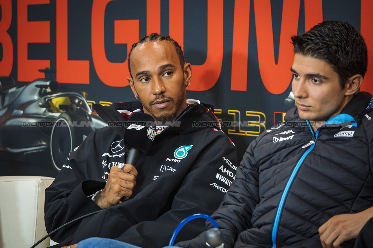 GP BELGIO, (L to R): Lewis Hamilton (GBR) Mercedes AMG F1 e Esteban Ocon (FRA) Alpine F1 Team in the FIA Press Conference.

27.07.2023. Formula 1 World Championship, Rd 13, Belgian Grand Prix, Spa Francorchamps, Belgium, Preparation Day.

- www.xpbimages.com, EMail: requests@xpbimages.com © Copyright: Bearne / XPB Images