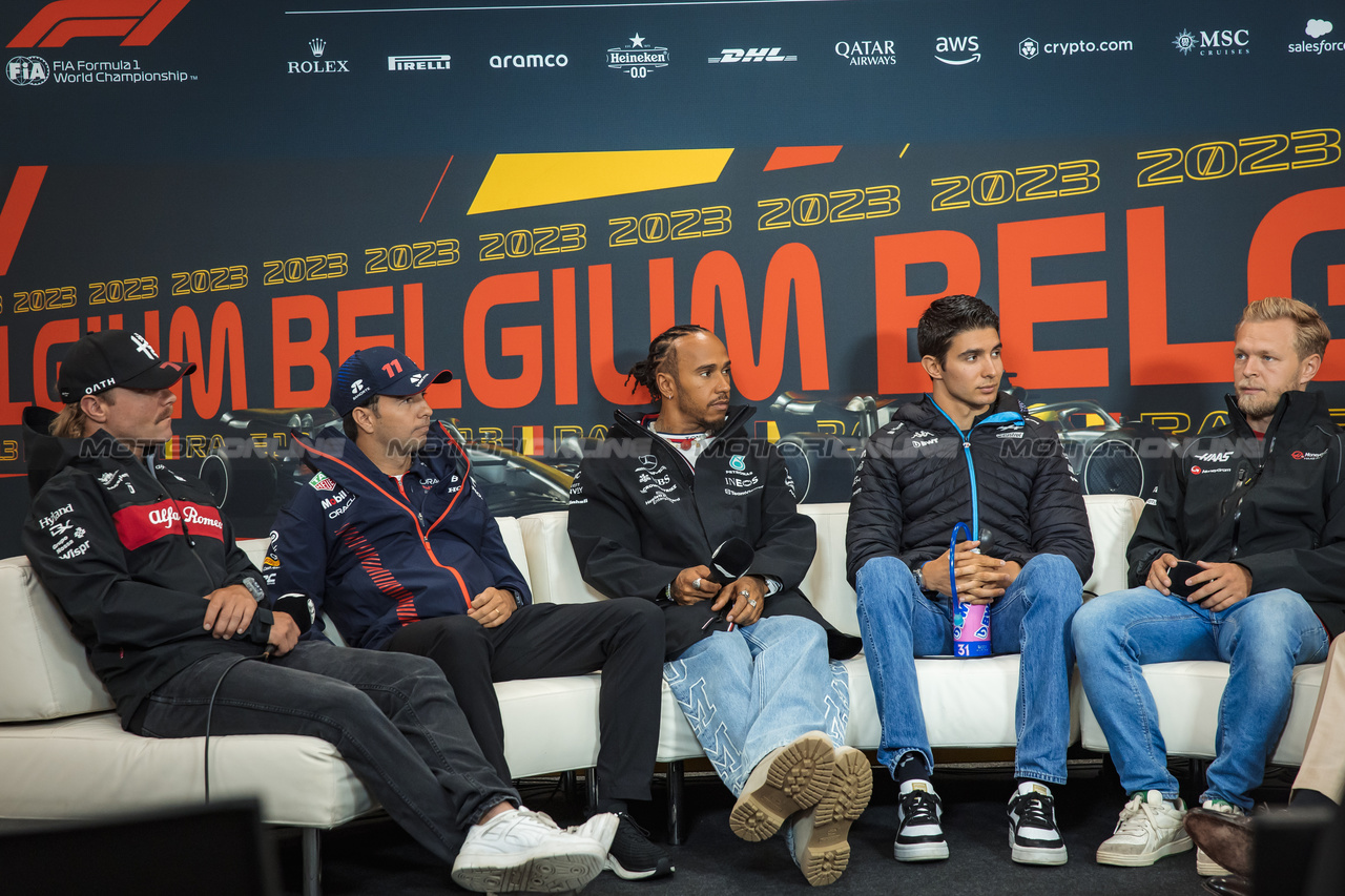 GP BELGIO, (L to R): Valtteri Bottas (FIN) Alfa Romeo F1 Team; Sergio Perez (MEX) Red Bull Racing; Lewis Hamilton (GBR) Mercedes AMG F1; Esteban Ocon (FRA) Alpine F1 Team; e Kevin Magnussen (DEN) Haas F1 Team, in the FIA Press Conference.

27.07.2023. Formula 1 World Championship, Rd 13, Belgian Grand Prix, Spa Francorchamps, Belgium, Preparation Day.

- www.xpbimages.com, EMail: requests@xpbimages.com © Copyright: Bearne / XPB Images