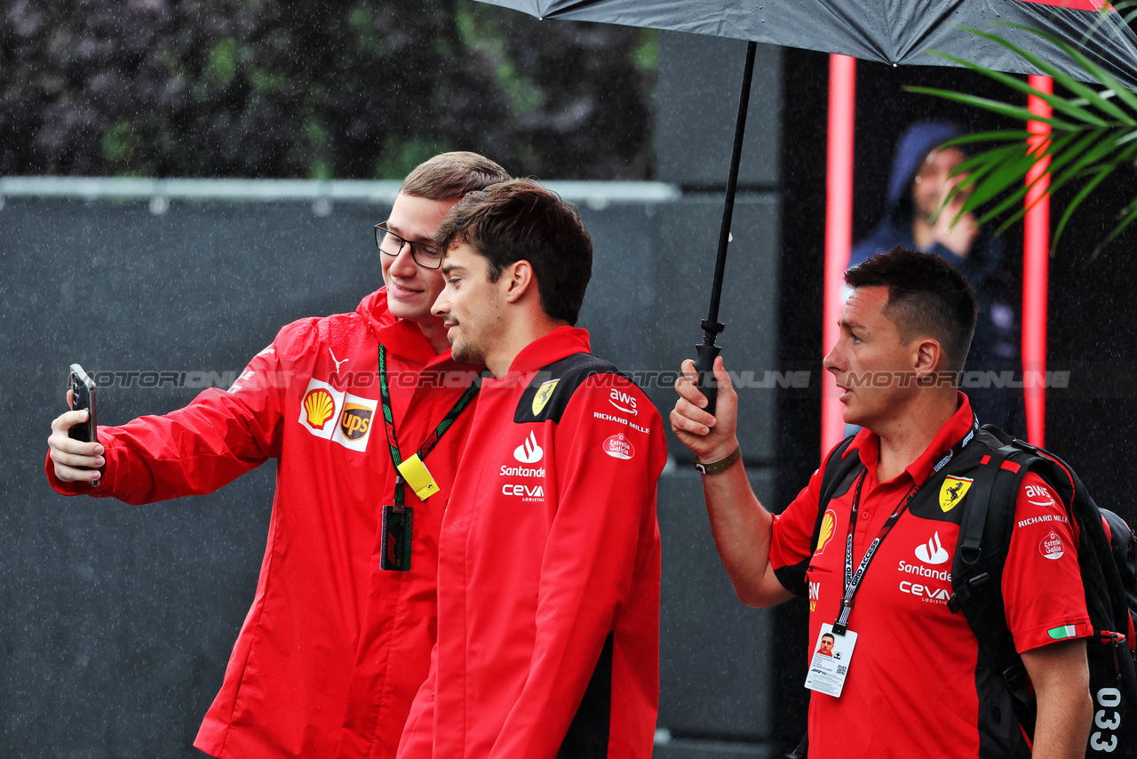 GP BELGIO, Charles Leclerc (MON) Ferrari with fan.

27.07.2023. Formula 1 World Championship, Rd 13, Belgian Grand Prix, Spa Francorchamps, Belgium, Preparation Day.

 - www.xpbimages.com, EMail: requests@xpbimages.com © Copyright: Rew / XPB Images