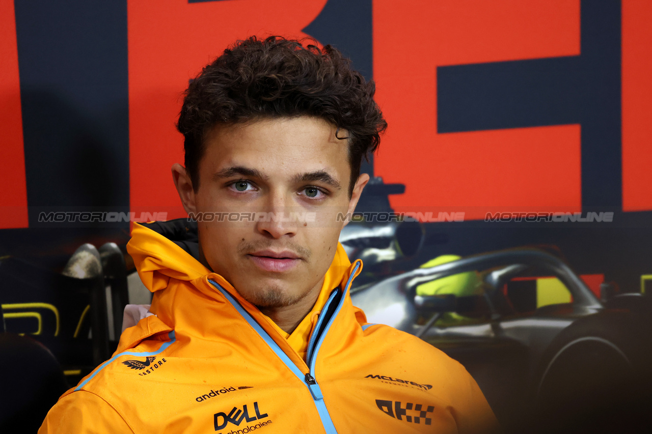 GP BELGIO, Lando Norris (GBR) McLaren in the FIA Press Conference.

27.07.2023. Formula 1 World Championship, Rd 13, Belgian Grand Prix, Spa Francorchamps, Belgium, Preparation Day.

 - www.xpbimages.com, EMail: requests@xpbimages.com © Copyright: Rew / XPB Images