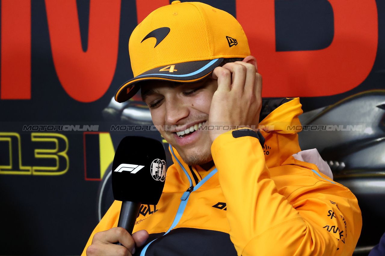 GP BELGIO, Lando Norris (GBR) McLaren in the FIA Press Conference.

27.07.2023. Formula 1 World Championship, Rd 13, Belgian Grand Prix, Spa Francorchamps, Belgium, Preparation Day.

 - www.xpbimages.com, EMail: requests@xpbimages.com © Copyright: Rew / XPB Images