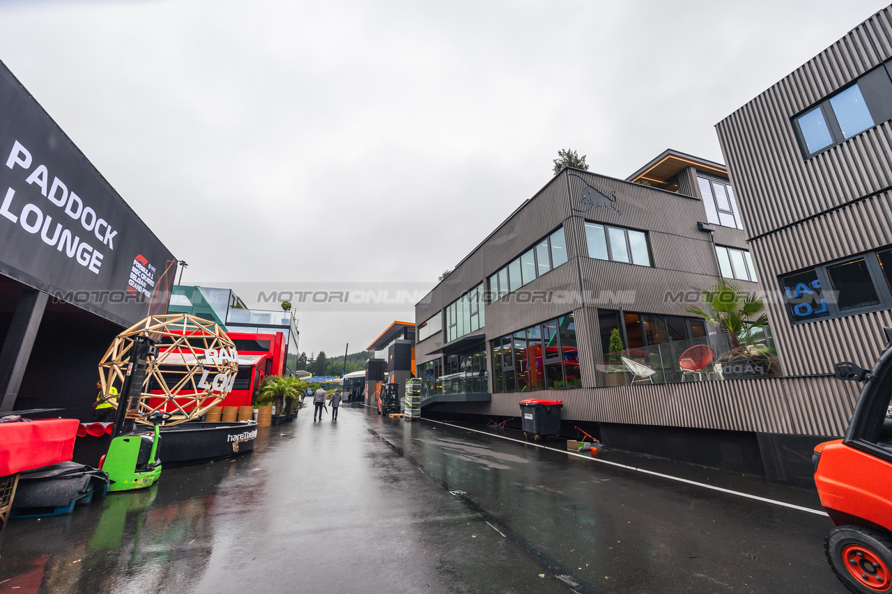 GP BELGIO, Red Bull Energy Station motorhome in the paddock.

27.07.2023. Formula 1 World Championship, Rd 13, Belgian Grand Prix, Spa Francorchamps, Belgium, Preparation Day.

- www.xpbimages.com, EMail: requests@xpbimages.com © Copyright: Bearne / XPB Images