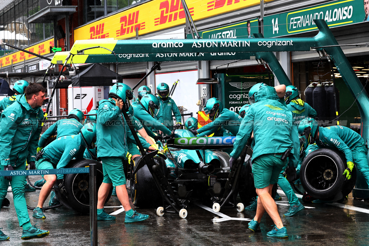 GP BELGIO, Aston Martin F1 Team practices a pit stop.

27.07.2023. Formula 1 World Championship, Rd 13, Belgian Grand Prix, Spa Francorchamps, Belgium, Preparation Day.

- www.xpbimages.com, EMail: requests@xpbimages.com © Copyright: Batchelor / XPB Images