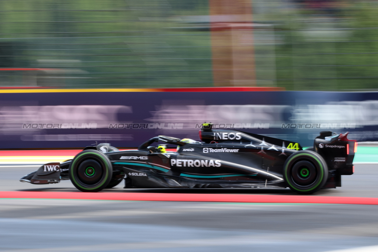 GP BELGIO, Lewis Hamilton (GBR) Mercedes AMG F1 W14.

29.07.2023. Formula 1 World Championship, Rd 13, Belgian Grand Prix, Spa Francorchamps, Belgium, Sprint Day.

 - www.xpbimages.com, EMail: requests@xpbimages.com © Copyright: Rew / XPB Images