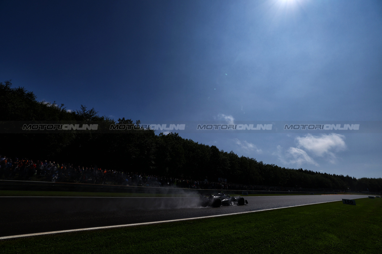 GP BELGIO, Lewis Hamilton (GBR) Mercedes AMG F1 W14.

29.07.2023. Formula 1 World Championship, Rd 13, Belgian Grand Prix, Spa Francorchamps, Belgium, Sprint Day.

 - www.xpbimages.com, EMail: requests@xpbimages.com © Copyright: Coates / XPB Images