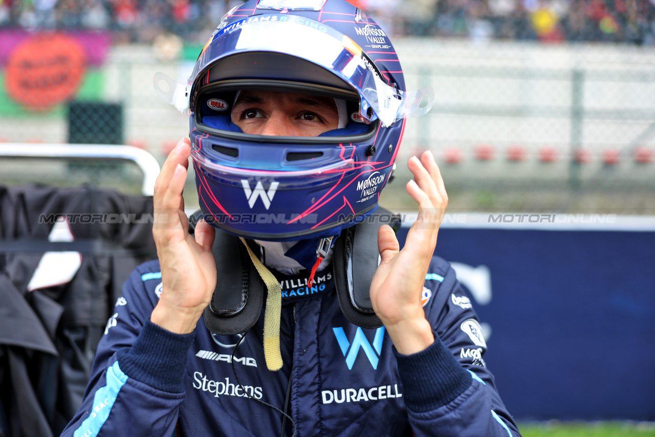 GP BELGIO, Alexander Albon (THA) Williams Racing on the grid.

29.07.2023. Formula 1 World Championship, Rd 13, Belgian Grand Prix, Spa Francorchamps, Belgium, Sprint Day.

- www.xpbimages.com, EMail: requests@xpbimages.com © Copyright: Bearne / XPB Images