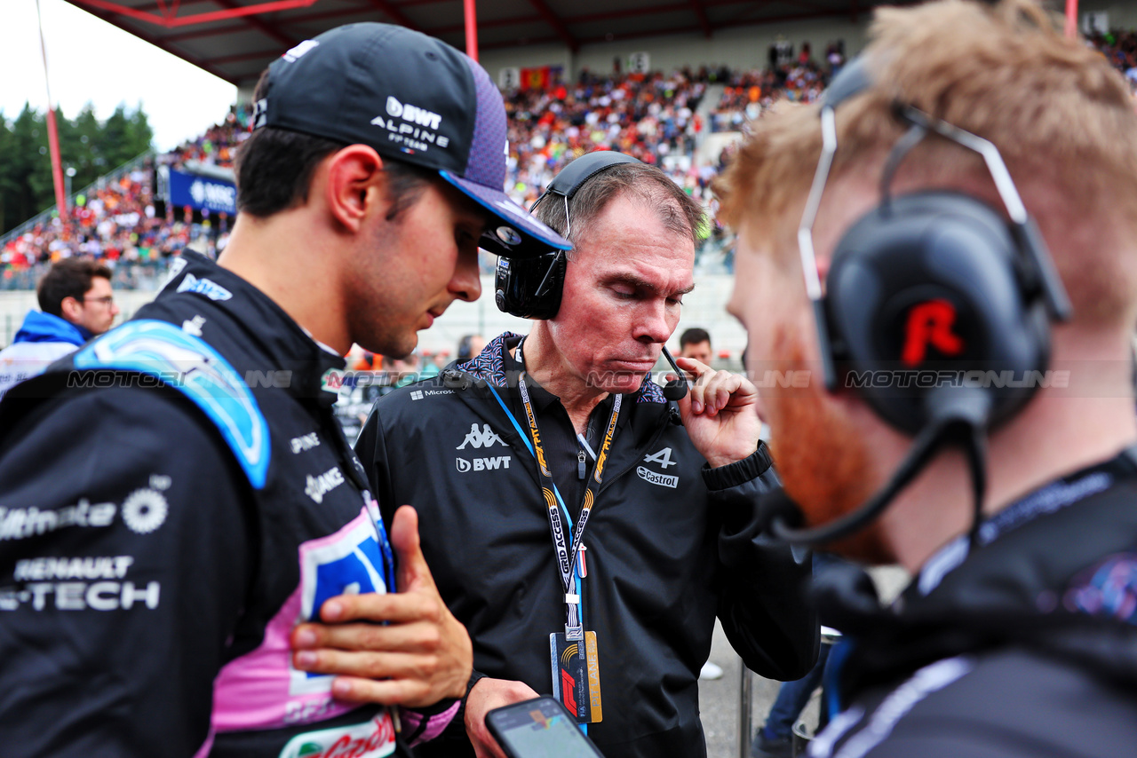 GP BELGIO, Alan Permane (GBR) Alpine F1 Team Trackside Operations Director with Esteban Ocon (FRA) Alpine F1 Team on the grid.

29.07.2023. Formula 1 World Championship, Rd 13, Belgian Grand Prix, Spa Francorchamps, Belgium, Sprint Day.

- www.xpbimages.com, EMail: requests@xpbimages.com © Copyright: Batchelor / XPB Images